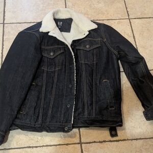 GAP Men's Dark Denim Jacket with Cream Sherpa Collar